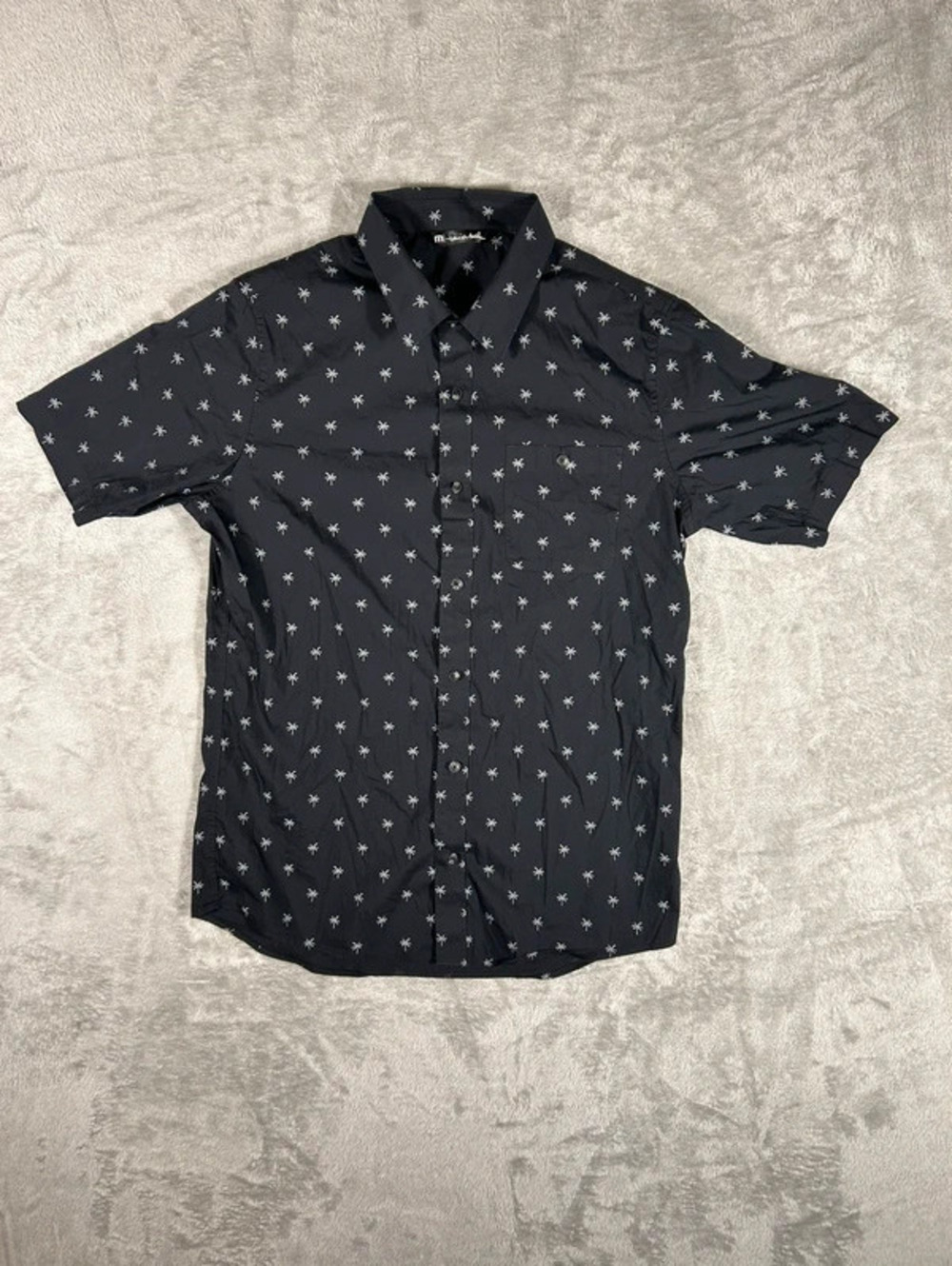 travismathew palm tree button up shirt size M